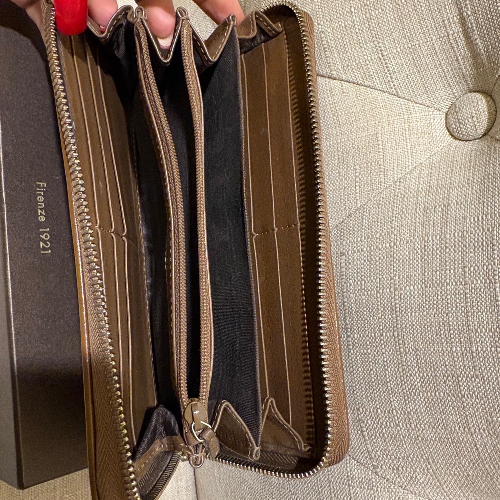 Gucci Monogram Brown and Cream Wallet - Picture 9 of 9